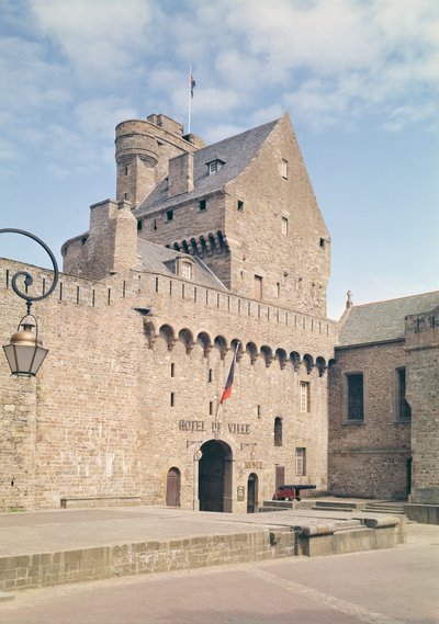 El Gran Donjon, construido en 1424 de French School